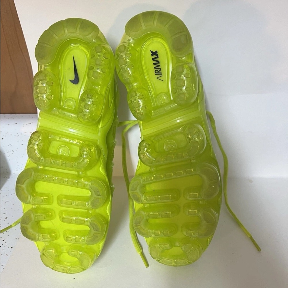 Nike Air VaporMax Plus Lime Green Shoes - Picture 14 of 16